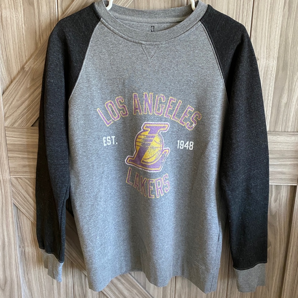 NBA Fanatics gray and black Los Angeles Lakers sweatshirt
